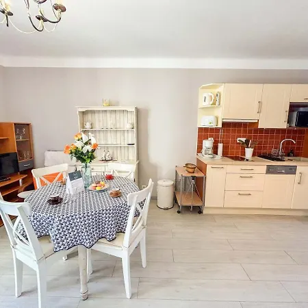 T2 Sur Le Port De Avec Garage Appartamento *