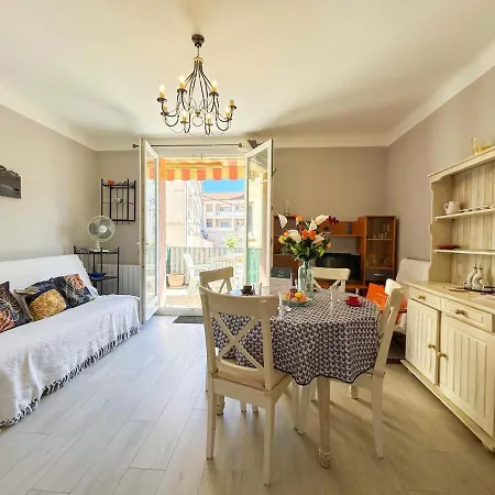 T2 Sur Le Port De Avec Garage Apartment *